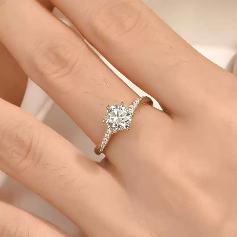 LIGHT MARK/Little White Light Goddess of Fortune 18k Gold Diamond Ring Six-claw Twist-arm Diamond Ring Proposal Female Ring